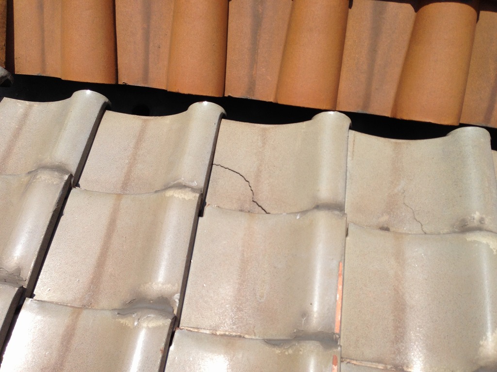 軒先瓦釘からの割れ