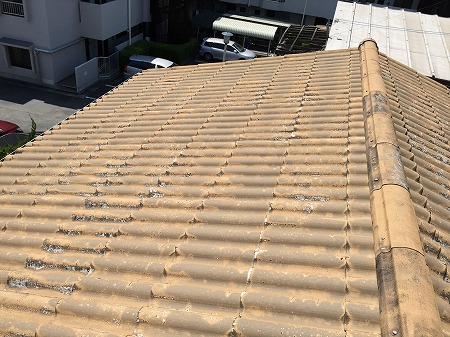 かわら端部黒ずみ