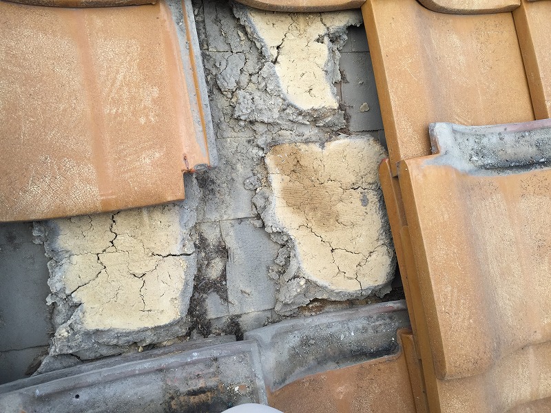 寝屋川市　天井にシミの跡が、、、瓦屋根の雨漏り調査に伺いました！