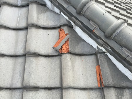 四條畷市で築40年の瓦点検！漆喰の重ね塗りと凍て割れの危険性