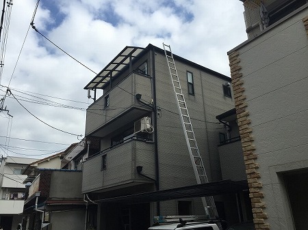 3階建て住宅にハシゴ