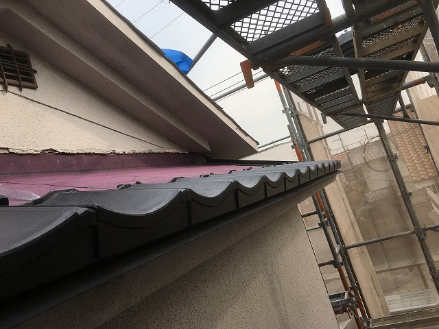 【枚方市】日本瓦の重さを解消！「ルーガ雅」のモダングレーで和の美しさを残した軽量化葺き替え工事