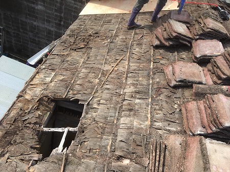 瓦撤去野地腐食穴あき