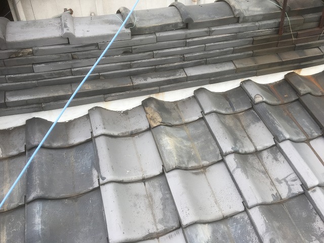枚方市で塗装工事中の屋根瓦の点検依頼が来ました。