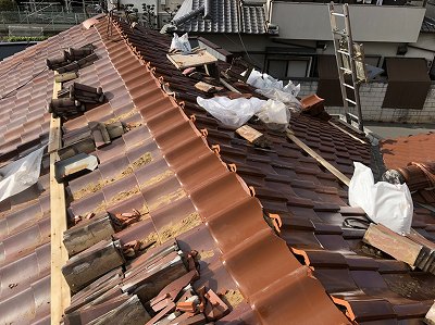 地瓦入れ替え　寝屋川市
