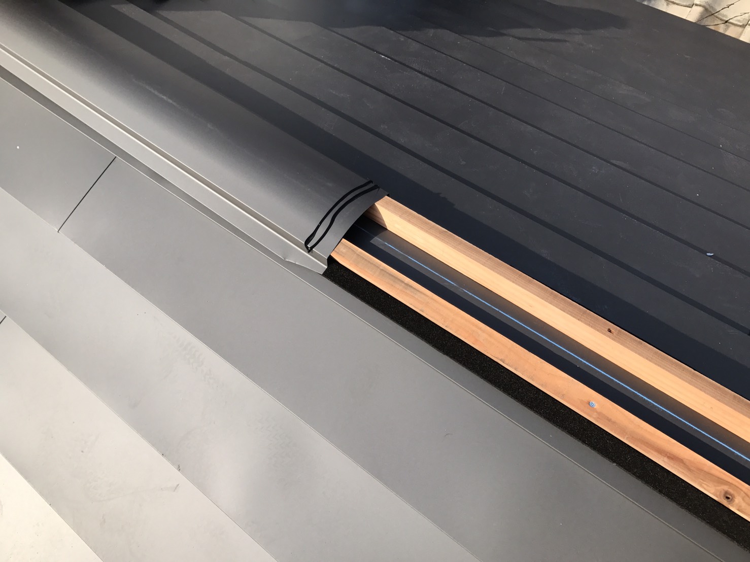 カレッセ棟継ぎ目2乗コーキング