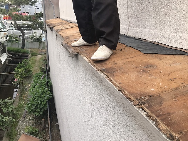 軒先腐食　寝屋川市