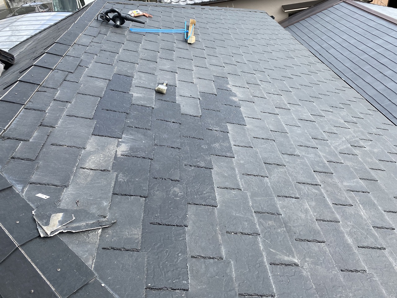 摂津市にて屋根修理！「アーバニー」という少し特殊な屋根材をご存知ですか？