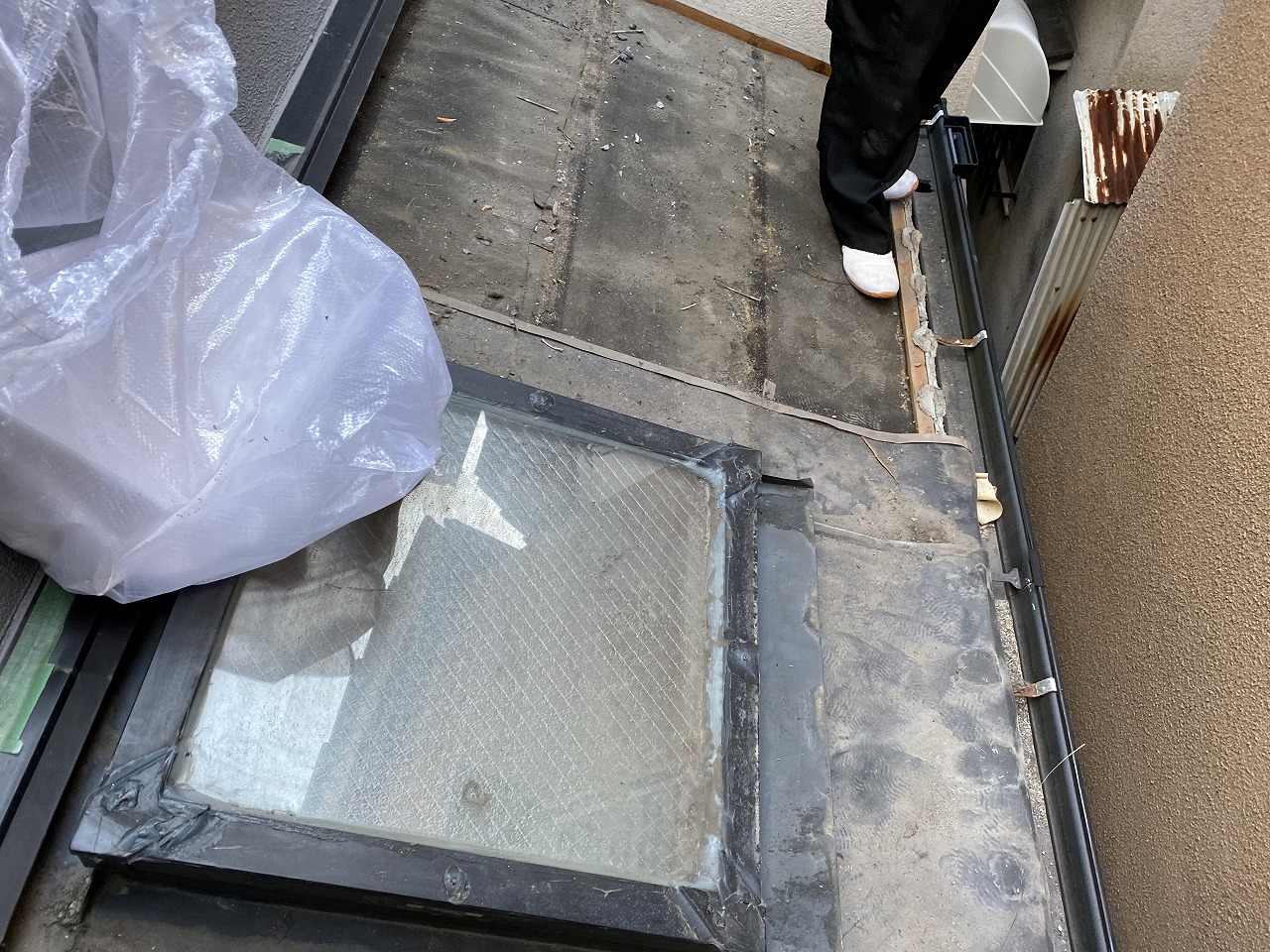 天窓雨漏り　大東市