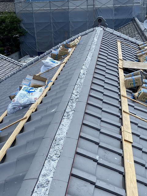 交野市で伝統を次世代へつなぐ。京入母屋屋根、魂の葺き替え記録