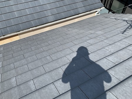 大阪市鶴見区　平板セメント瓦の屋根点検を行いました。富士スレート製の「エアルーフ・ウッディシンプル」です。