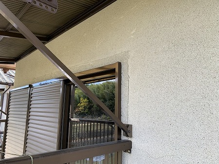 サッシ廻りも壁割れ