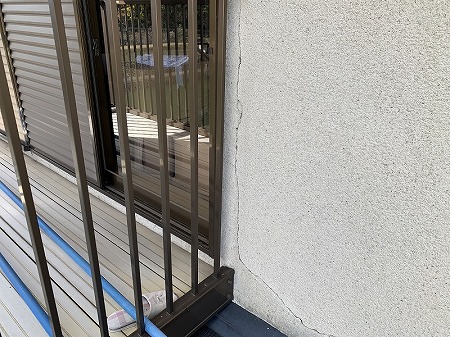 サッシ廻り壁割れ2