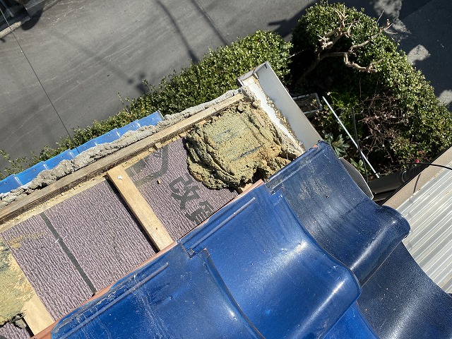 右袖瓦葺き　枚方市