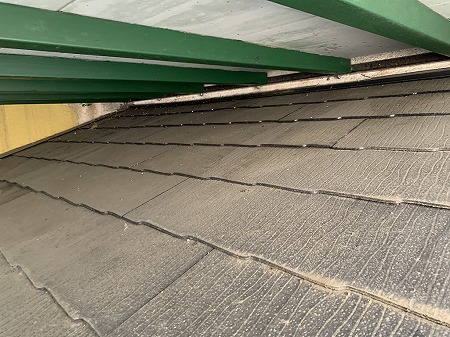 下屋根バルコニー下