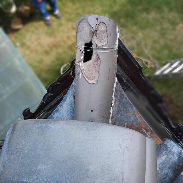 交野市　瓦のかけらが落ちてきたので屋根点検を実施しました。