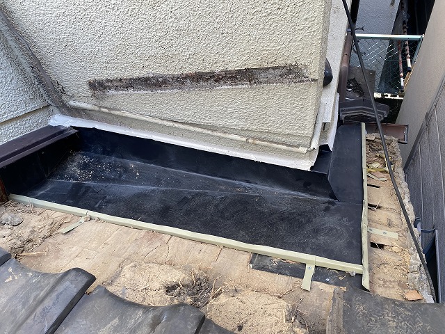 谷板金入れ替え　東大阪市