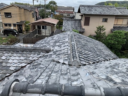 谷が多い屋根です。