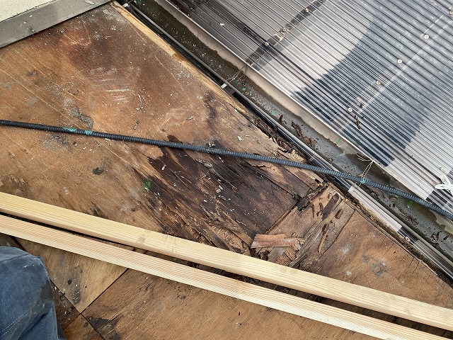 屋根下地　守口市