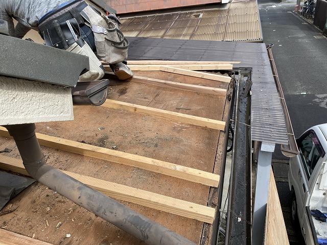 屋根下地　守口市