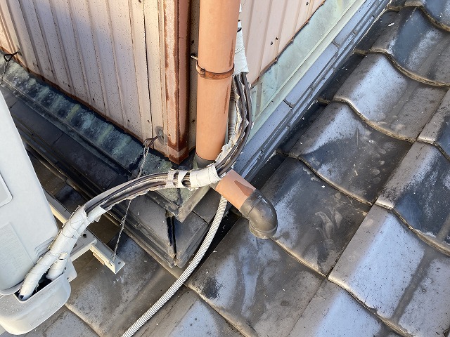 【大東市】雨漏りの原因は1つじゃない？「たてとい」の外れと屋根の劣化を徹底補修！