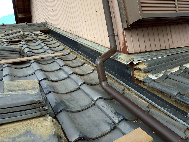 捨て谷板金　大東市