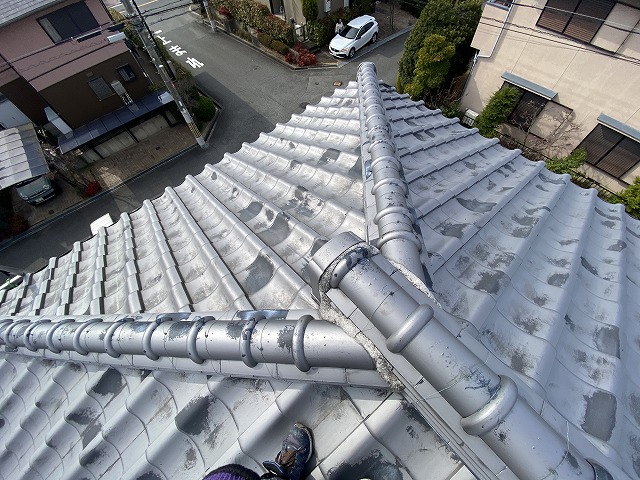 枚方市にて雨漏り調査｜4度の修理でも止まらない理由とは？瓦屋根のSOSに応えます