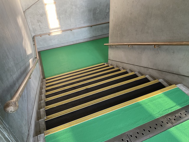 寝屋川市の公共施設を「カパラグリップ」で安全に！