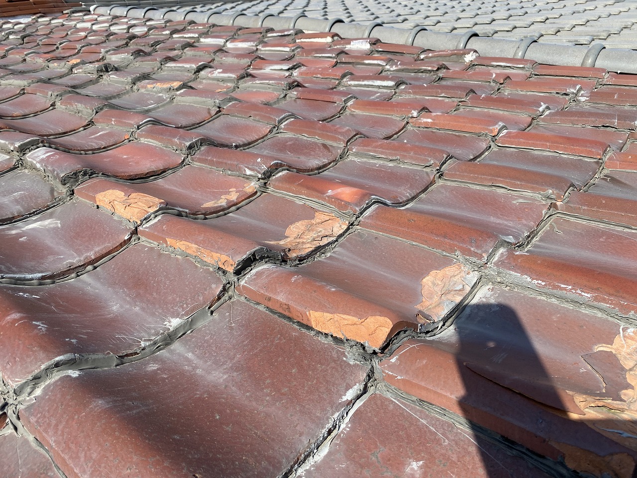 【寝屋川市】「久しぶりに借家へ行ったら天井がシミだらけ…」原因は数年前の不適切な修理でした