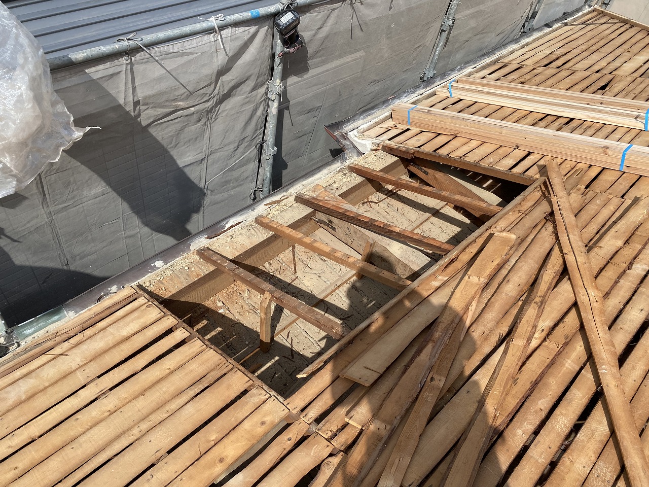 屋根下地　枚方市