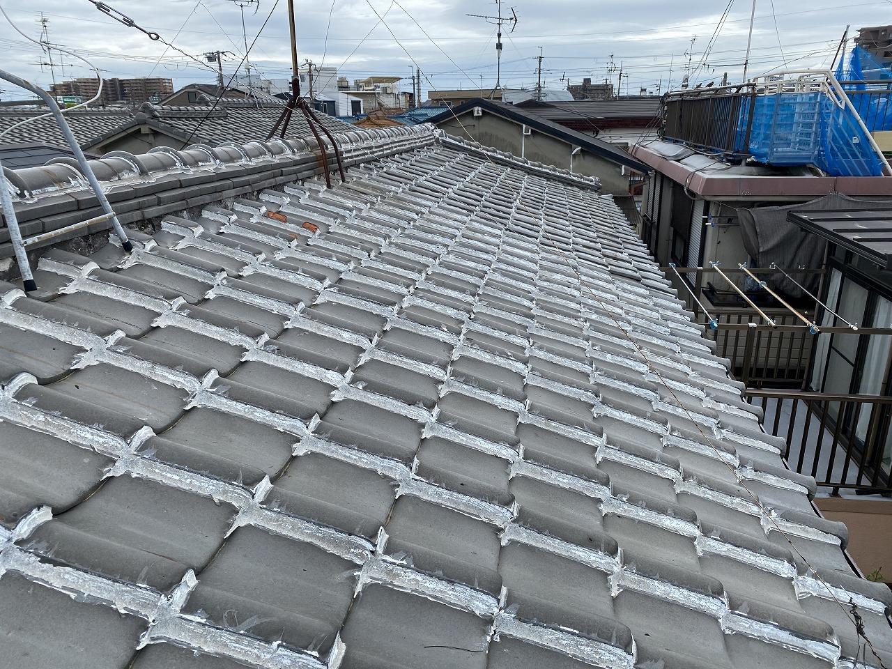 屋根全景　寝屋川市