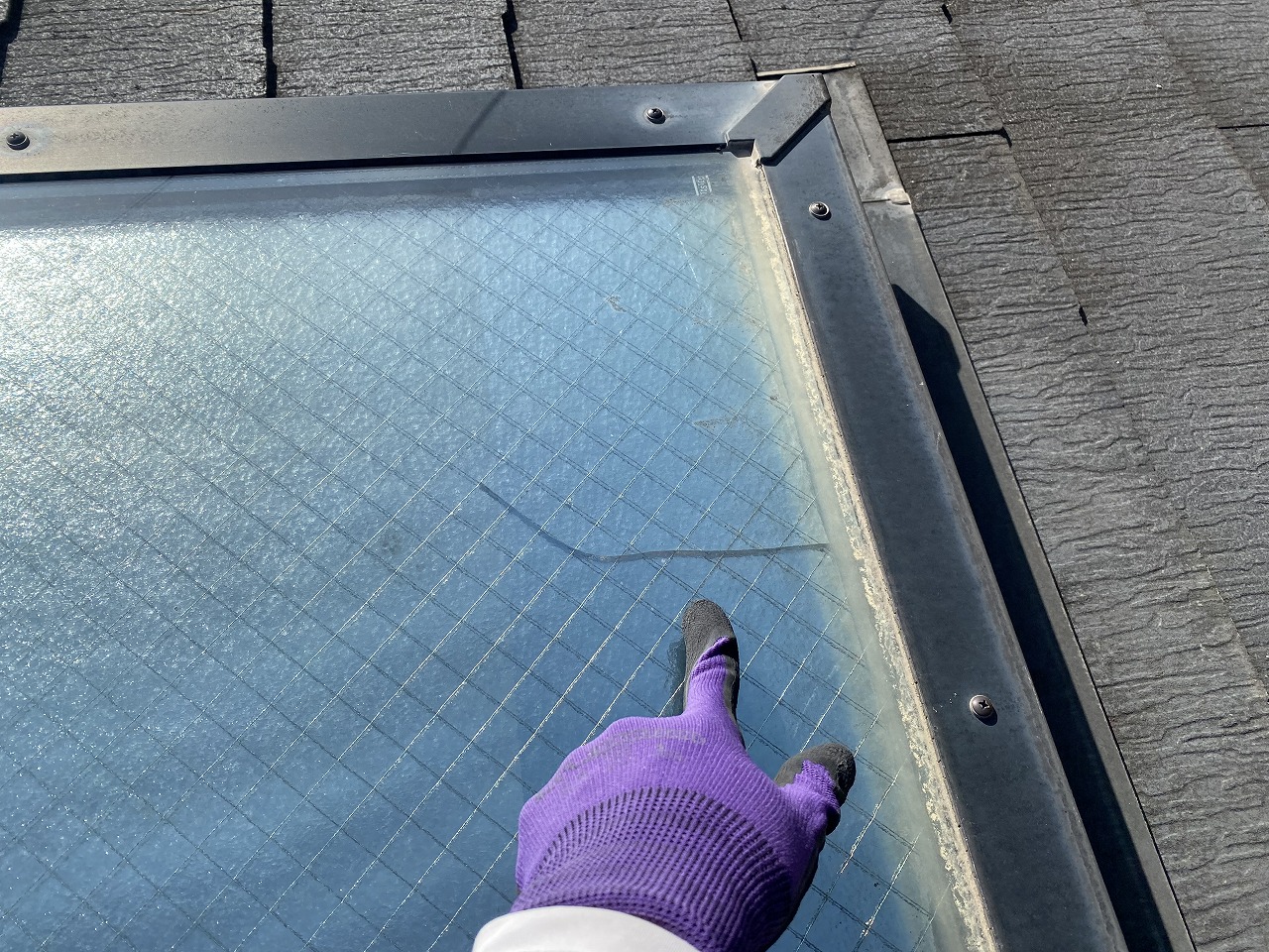 枚方市にて屋根点検！「天井クロスのめくれ」から見えた意外な原因とは？