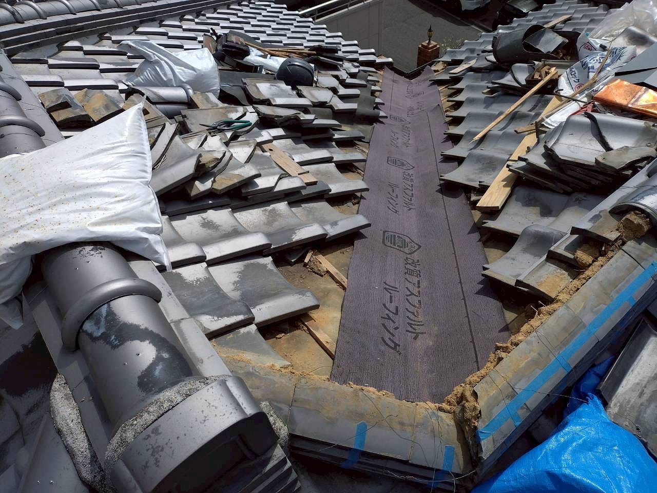 ゴムアスルーフィング　枚方市