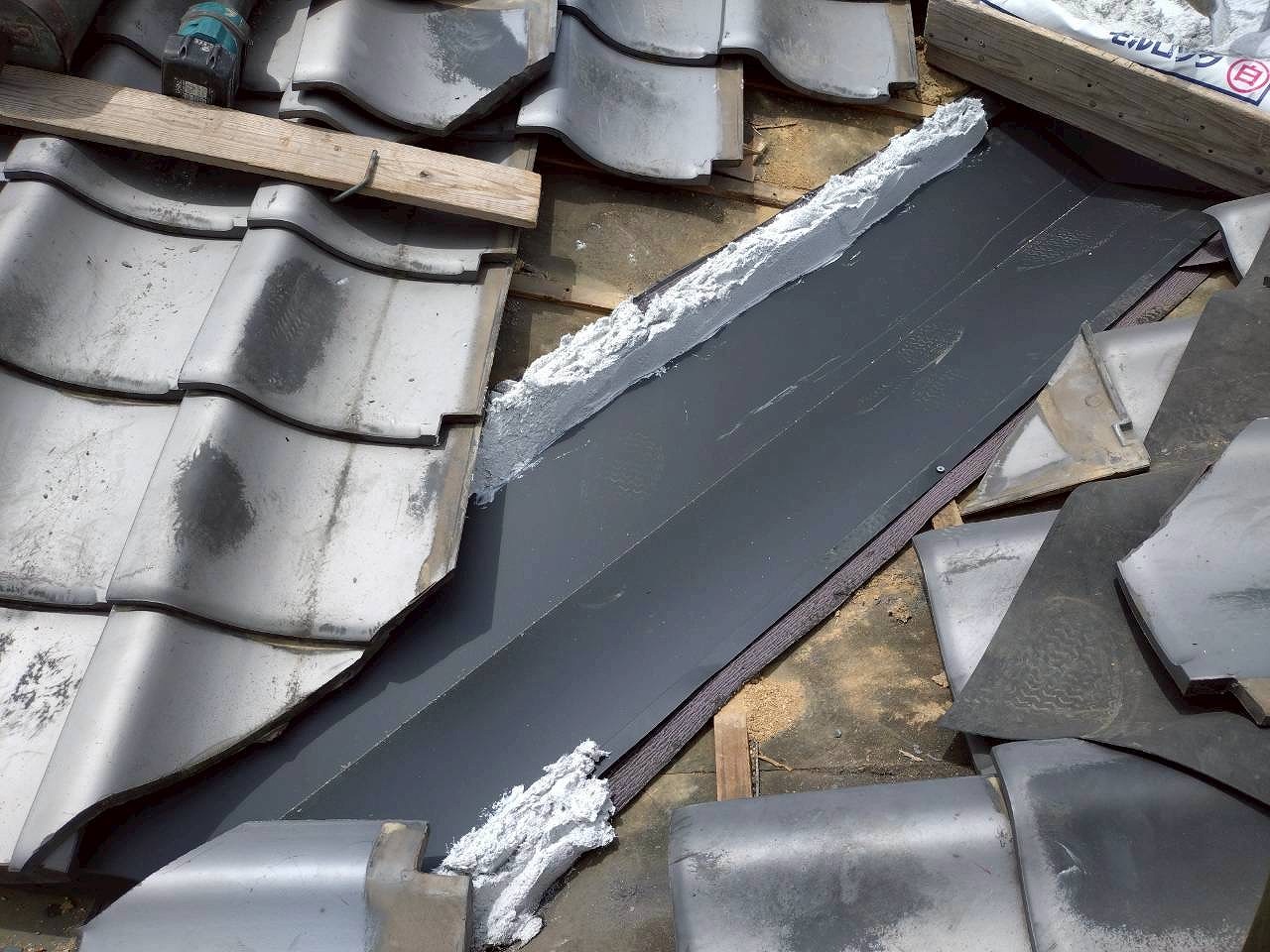 谷瓦葺き　枚方市