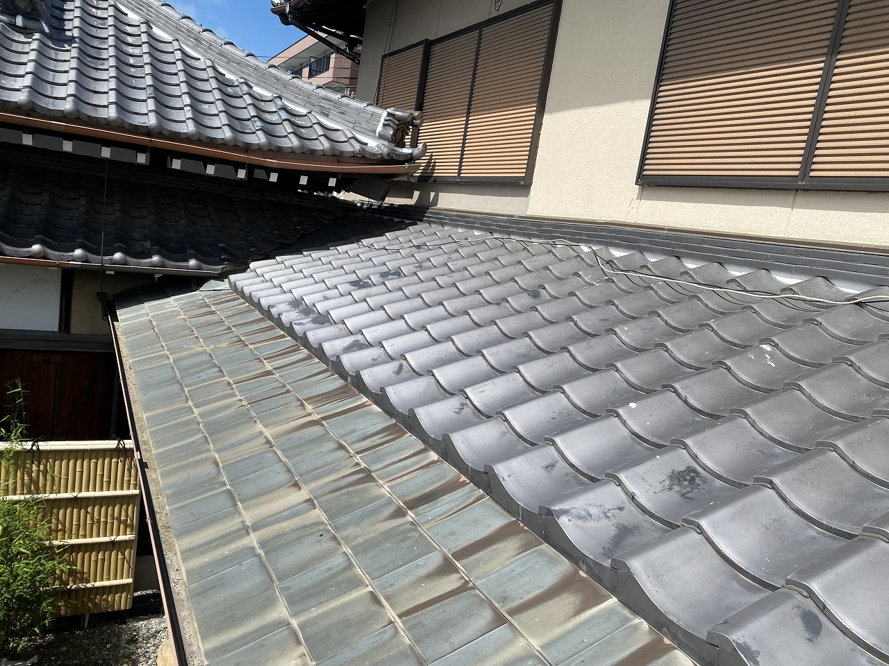 下屋根現状　寝屋川市