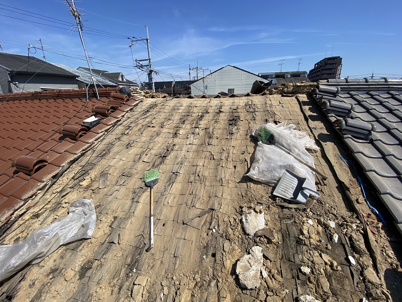 瓦めくり　寝屋川市
