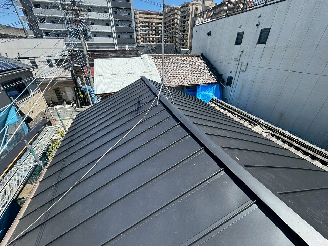 大東市｜赤さび色の日本瓦から軽量な立平板金へ葺き替え！雨漏り不安を解消する板金工事の全工程