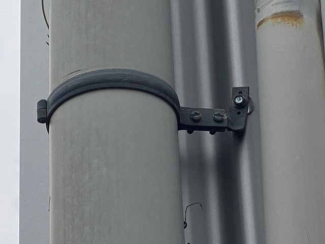 VU管固定金具の変形