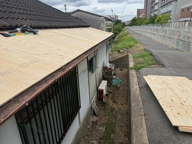 下地貼り　大東市