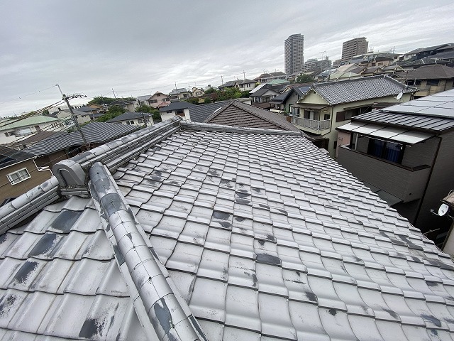 屋根全景　寝屋川市