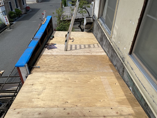 合板を張った屋根下地