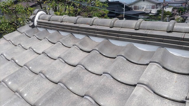 棟足元の漆喰仕上げ