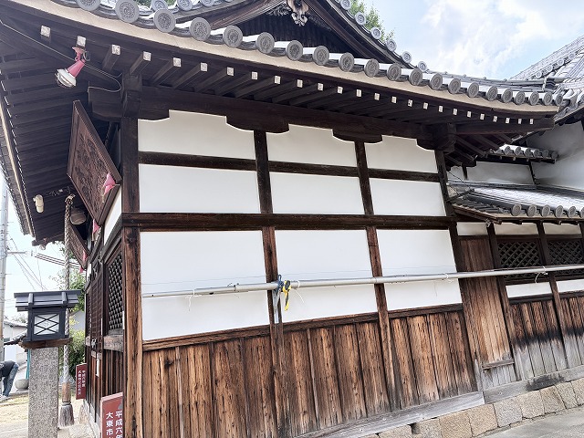 大東市でしっくい壁の剥がれと傷みを確認し壁板金工事へ切り替えた外装改修