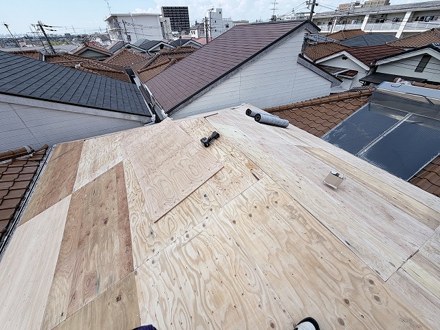 合板施工後の屋根全体