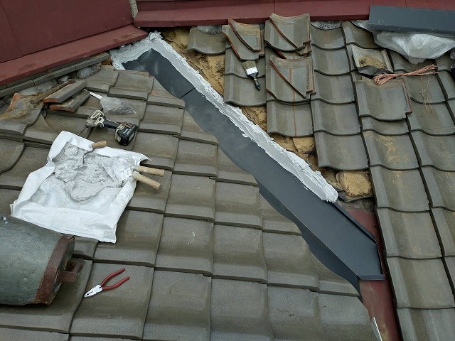 谷瓦葺き　福島区