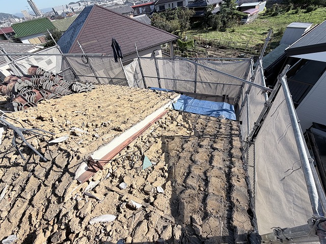 枚方市】中古物件を全面リフォーム！重い日本瓦から軽いアスファルトシングルへ葺き替え耐震補強！