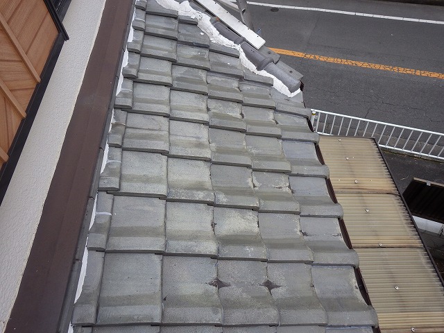 下屋根の瓦状態