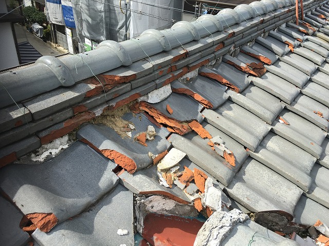 屋根材の破損状況