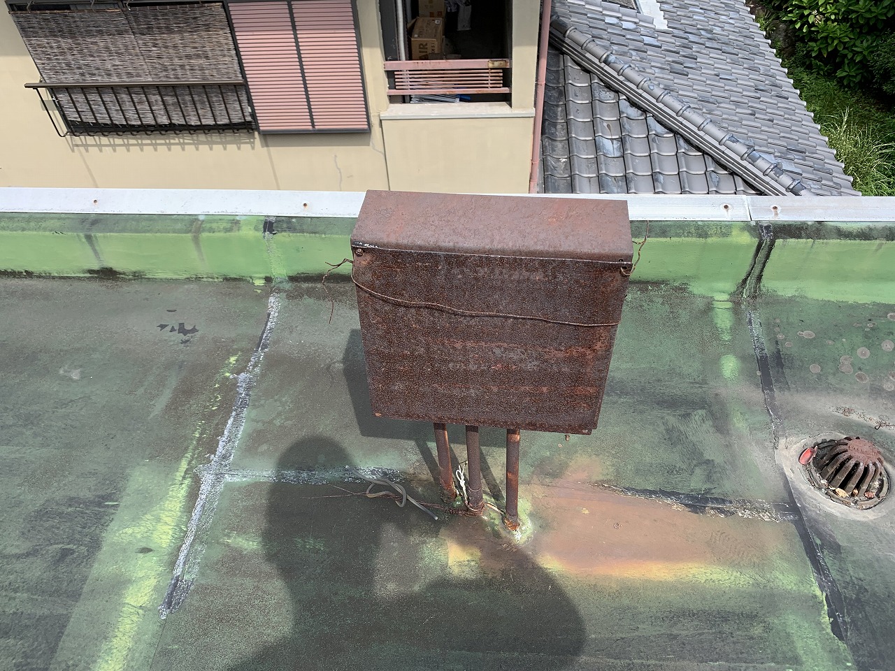 茨木市陸屋根電気盤