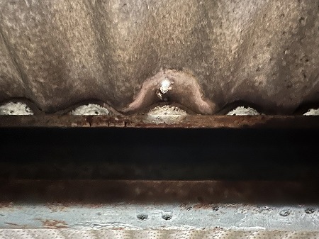 フック外れで穴